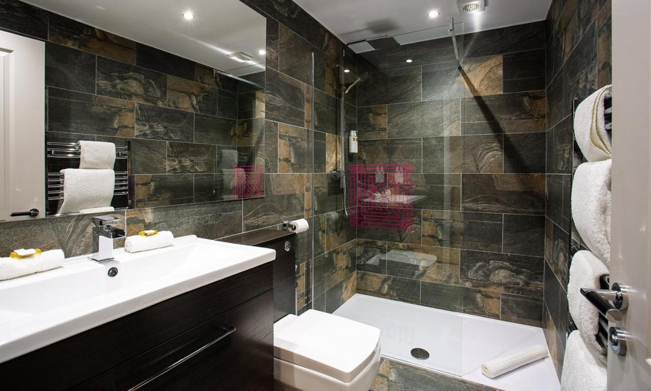 Kotel 윈더미어 외부 사진 A shower enclosure